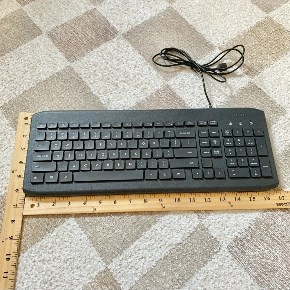 Onn Black USB Keyboard with Numbers and Kensington Black Mouse